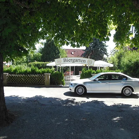 אורחן Gruener Baum