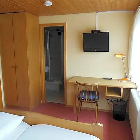 Gruener Baum 3*