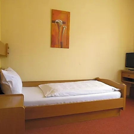 Inn Gruener Baum 3*