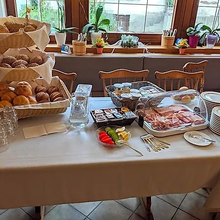 Gruener Baum 3*