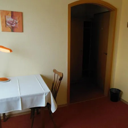 Gruener Baum 여관 스테텐