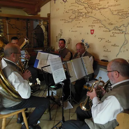 여관 Gruener Baum 3*