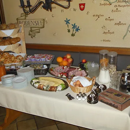 여관 Gruener Baum 3*