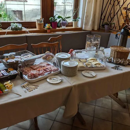 여관 Gruener Baum 스테텐